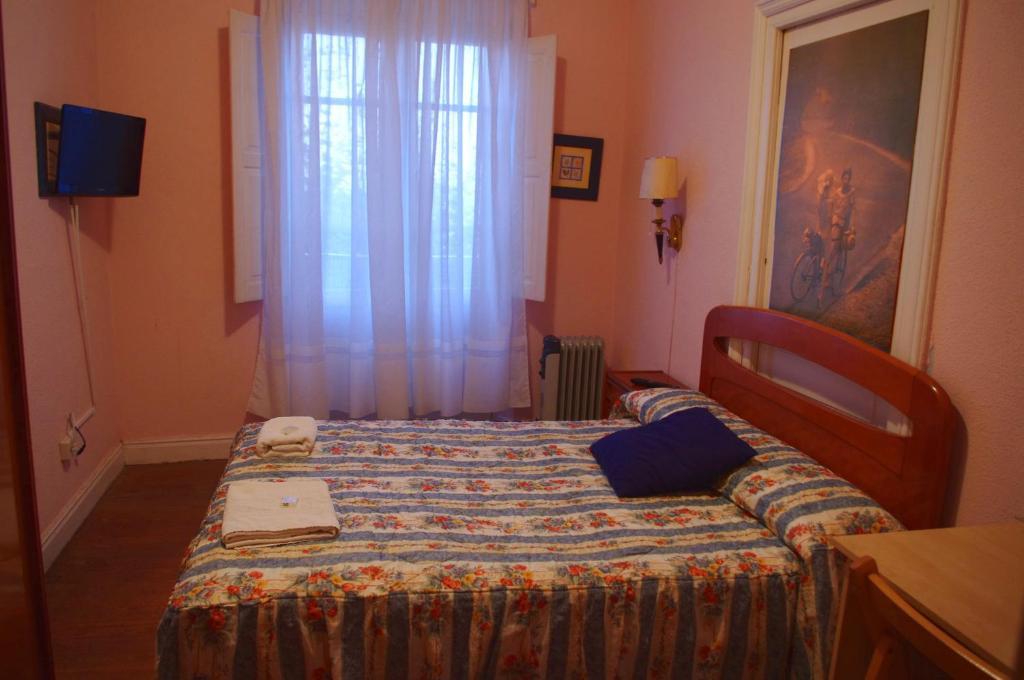 Pension "La Marina" Castro Urdiales Rom bilde