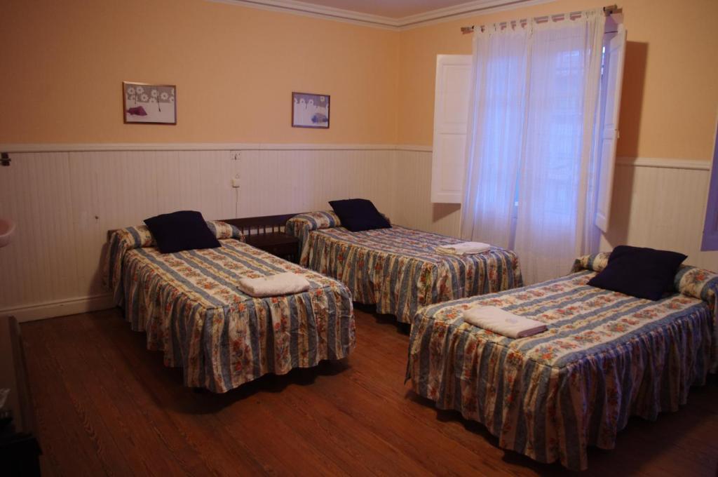 Pension "La Marina" Castro Urdiales Rom bilde