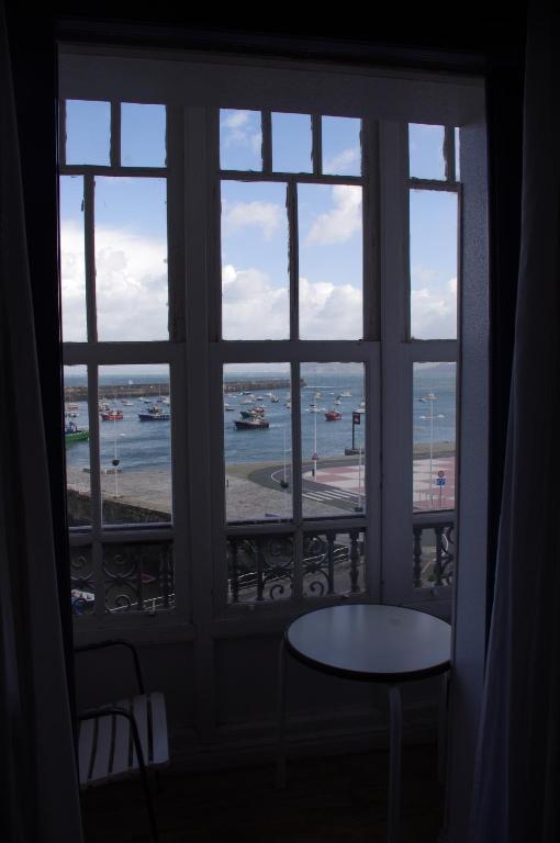 Pension "La Marina" Castro Urdiales Eksteriør bilde